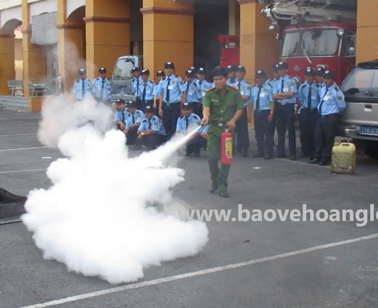 Bảo vệ Hoàng Long (Đào tạo nghiệp vụ Bảo vệ chuyên nghiệp-xử lý đám cháy 1)