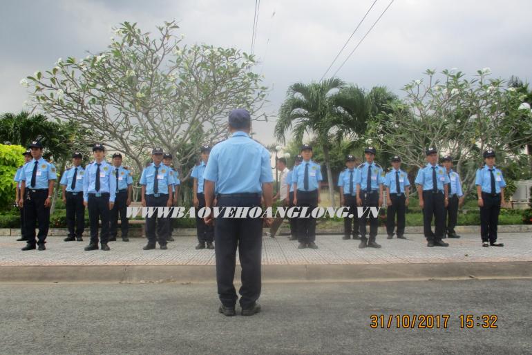 Bảo vệ Hoàng Long (Khóa đào tạo nghiệp vụ bảo vệ chuyên nghiệp, huấn luyện tác phong điều lệnh 2)