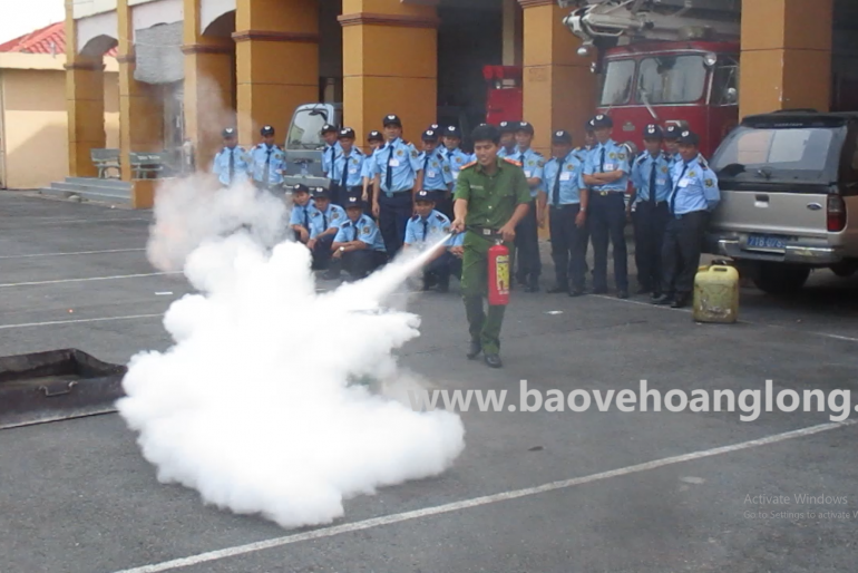 Bảo vệ Hoàng Long (Đào tạo nghiệp vụ Bảo vệ chuyên nghiệp-xử lý đám cháy 1)